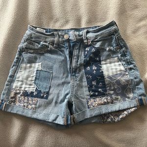 American Eagle “patch” denim shorts
